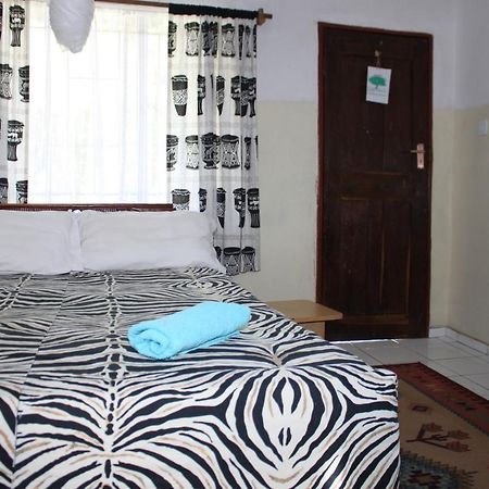Reed Mat Lodge Lusaka Extérieur photo