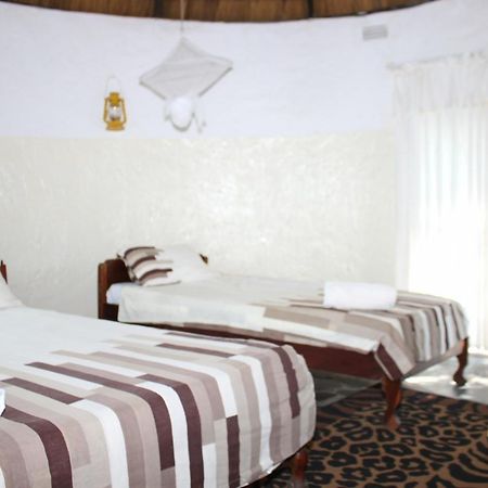 Reed Mat Lodge Lusaka Extérieur photo