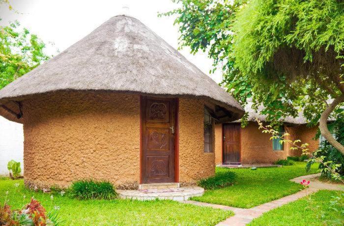 Reed Mat Lodge Lusaka Extérieur photo